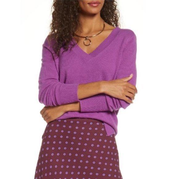 Halogen V-Neck Cashmere Sweater - Picture 1 of 8